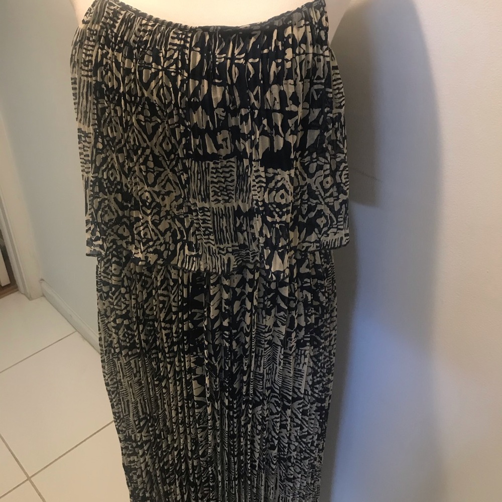 NWT Stunning Pleated Navy Print Maxi Sundress  S
